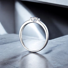 Évalure 0.5ct Moissanite Promise Ring