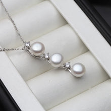 Noirelia  Pearl Pendant Necklace