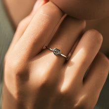 Eterna Luce – Heart-Cut Moissanite Solitaire Ring