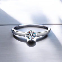 Évalure 0.5ct Moissanite Promise Ring