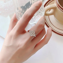 Fortune Spark – Moissanite Radiance Ring