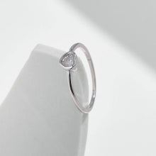 Eterna Luce – Heart-Cut Moissanite Solitaire Ring
