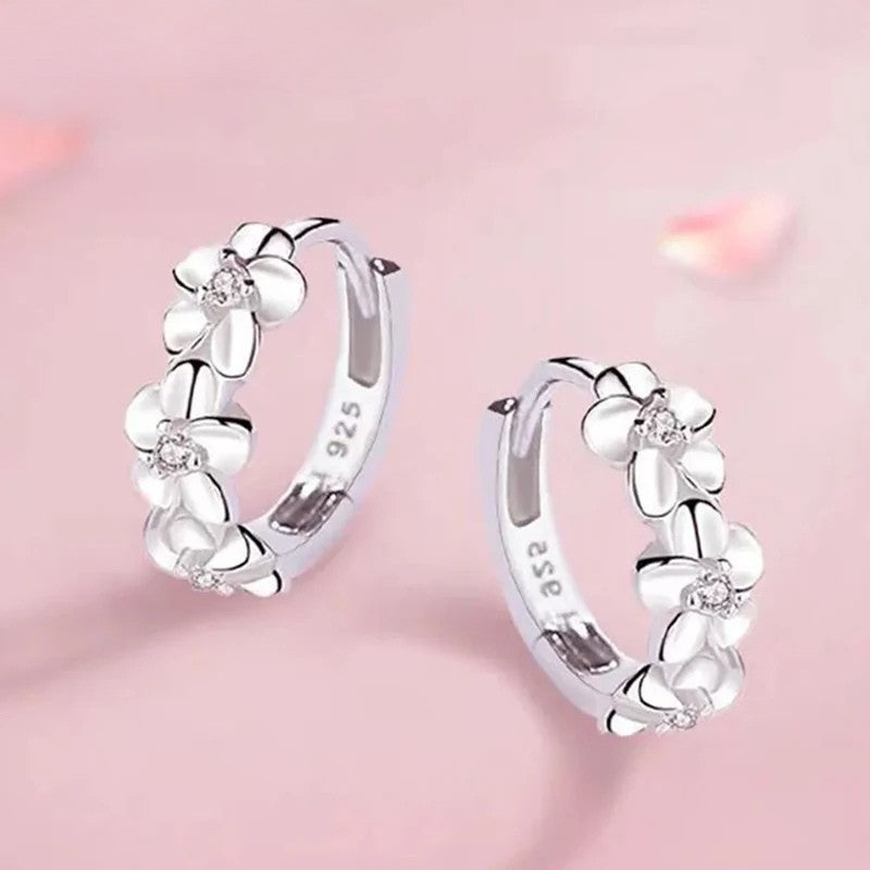 FloraLuxe – Crystal Bloom Stud Earrings